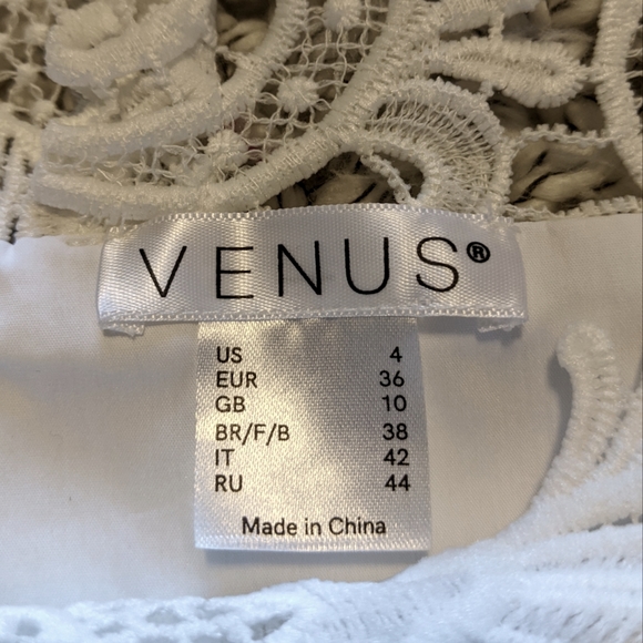 White lace Venus dress - Picture 6 of 10